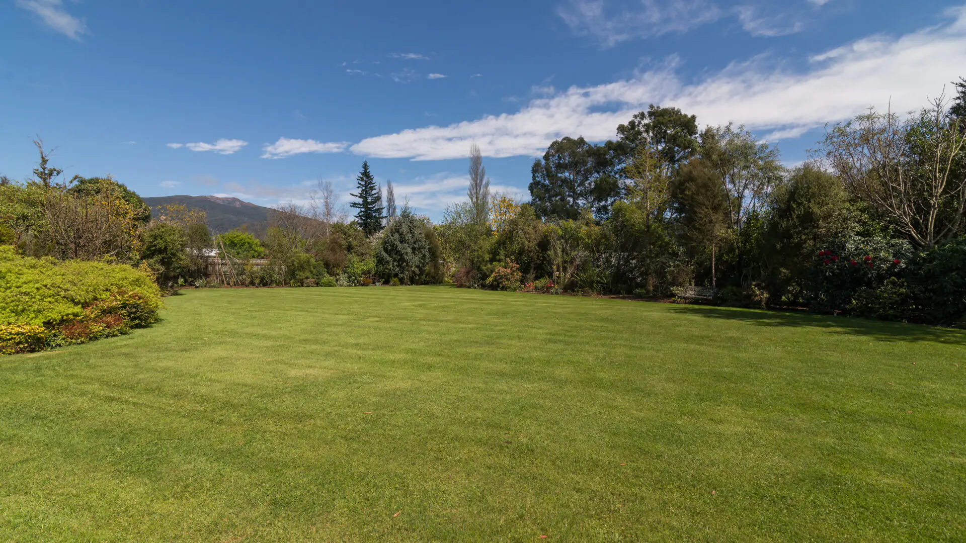 Tui Lodge has 1.5 acres of beautiful garden - contact Tui Lodge Turangi for your next holiday